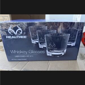Realtree Whiskey Glasses Set - Black and Gray